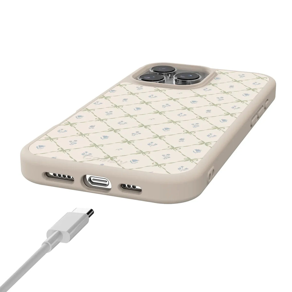 Petit Petals | Dainty Lattice Case